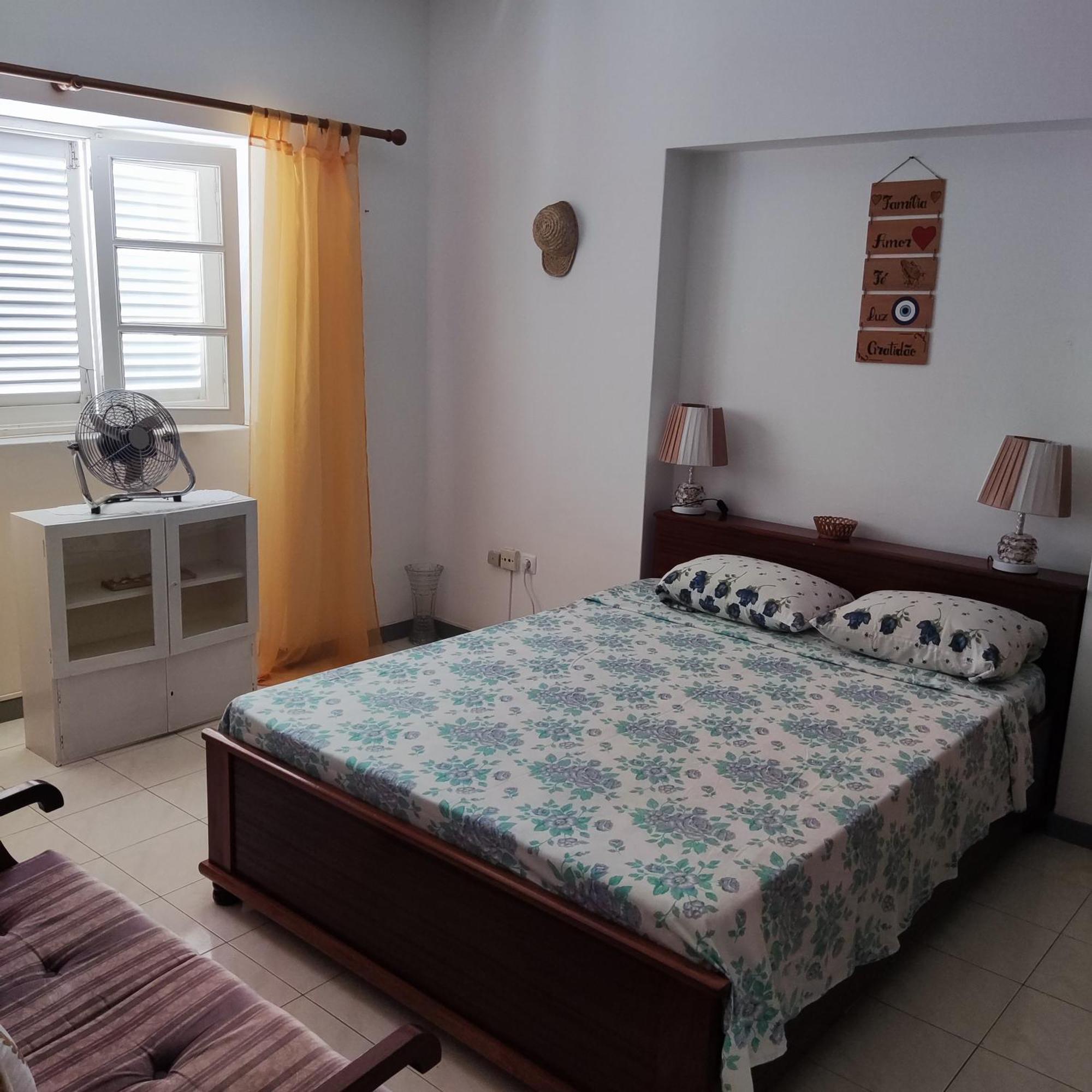 Bed and Breakfast Chez Fred Минделу Экстерьер фото